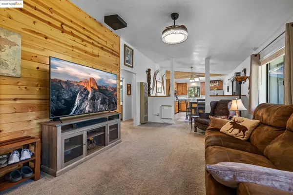 20790 Crescent Way, Groveland, CA 95321