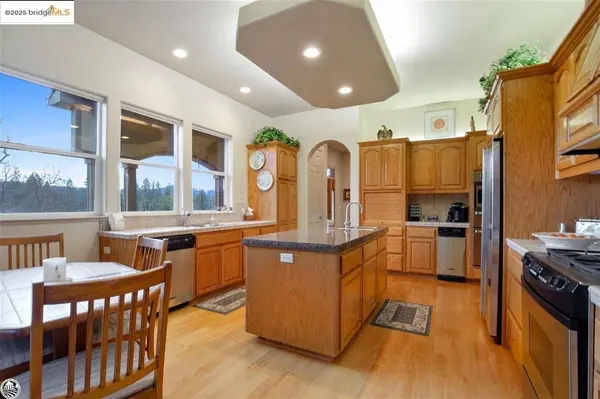 20702 Cresent Way, Groveland, CA 95321