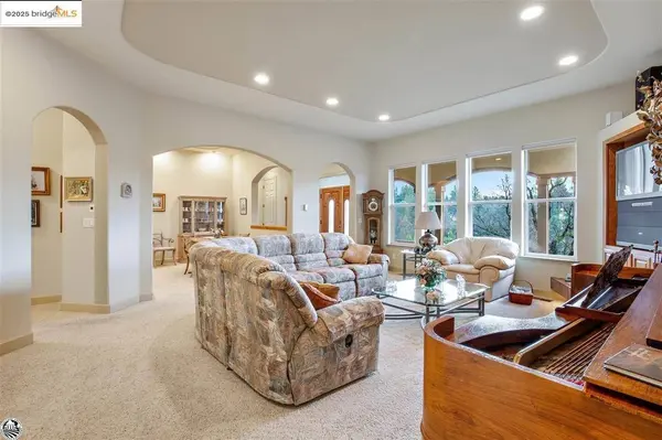 20702 Cresent Way, Groveland, CA 95321