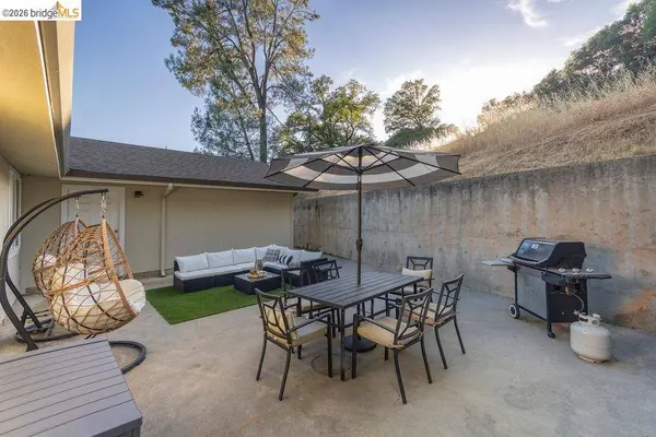 20828 Ferretti Rd, Groveland, CA 95321