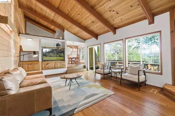 12810 Mount Jefferson St, Groveland, CA 95321