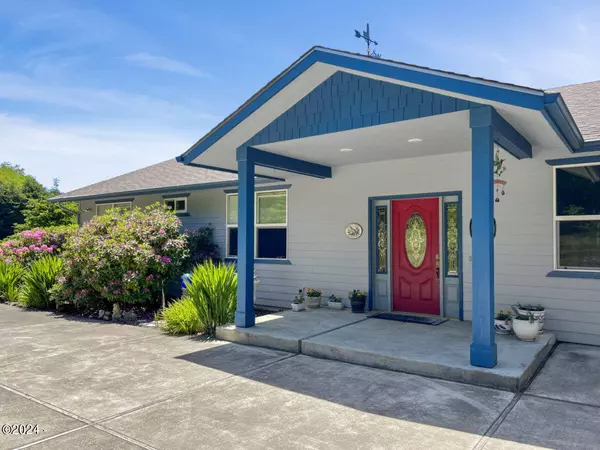 90 Cape Foulweather LN, Otter Rock, OR 97369