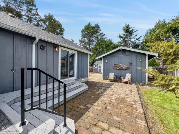 5565 Palisades DR, Lincoln City, OR 97367