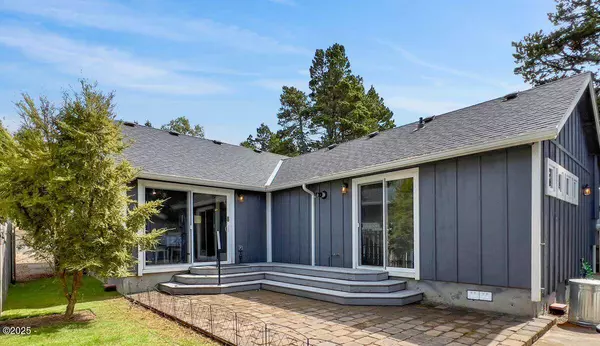 5565 Palisades DR, Lincoln City, OR 97367