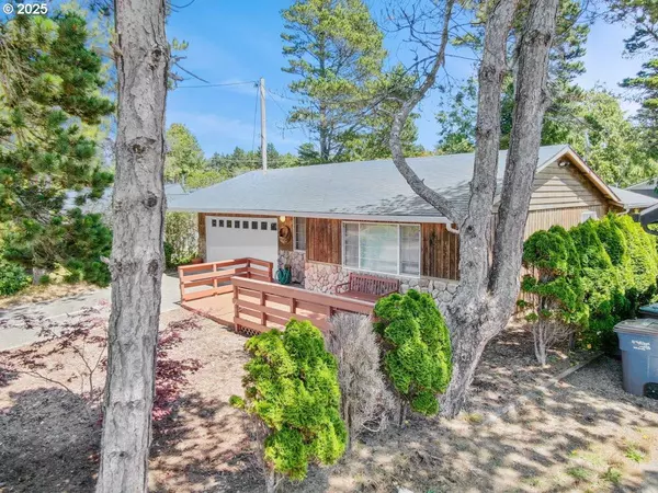 5450 HACIENDA AVE, Lincoln City, OR 97367