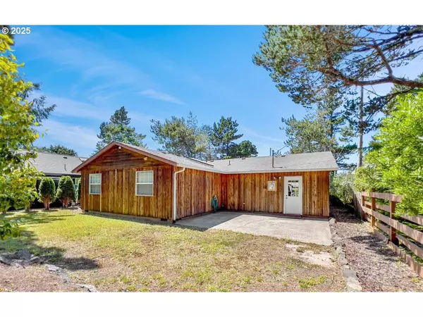 5450 HACIENDA AVE, Lincoln City, OR 97367