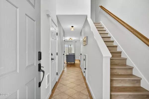 929 NW Spring ST, Newport, OR 97365