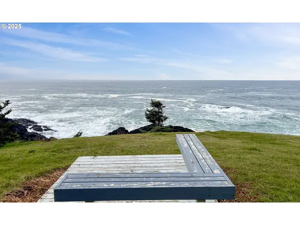 3645 ROCKY CREEK AVE, Depoe Bay, OR 97341