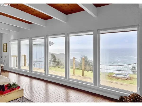 3645 ROCKY CREEK AVE, Depoe Bay, OR 97341