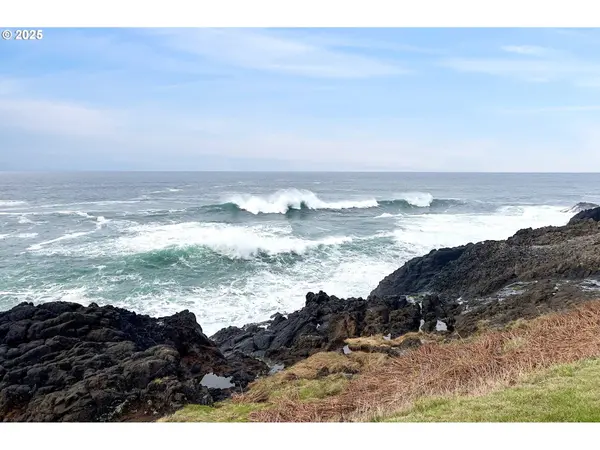 3645 ROCKY CREEK AVE, Depoe Bay, OR 97341