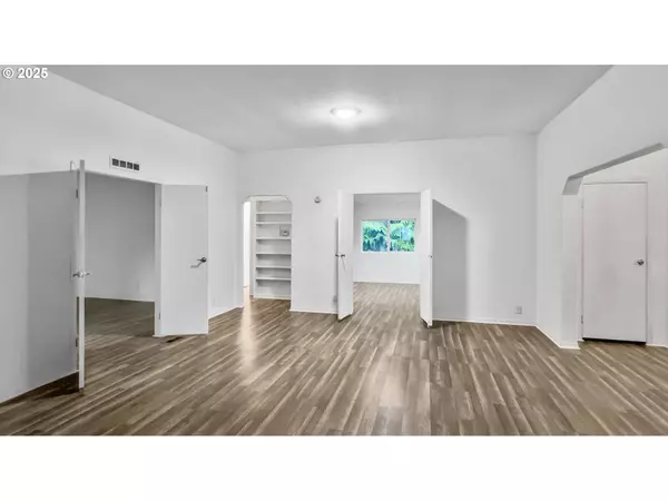 100 SEAGROVE LOOP, Lincoln City, OR 97367