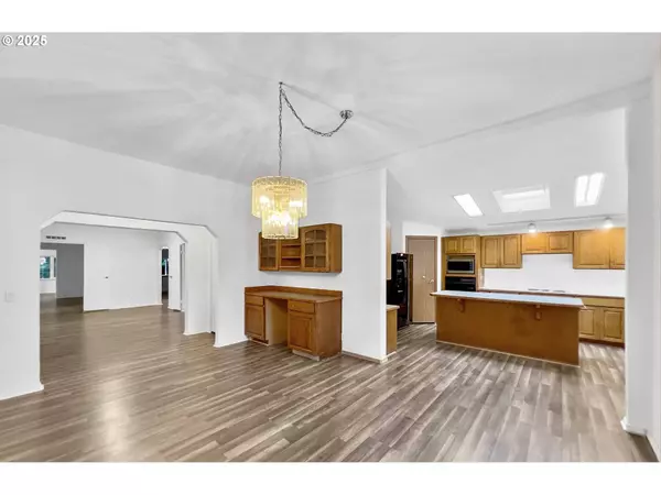 100 SEAGROVE LOOP, Lincoln City, OR 97367