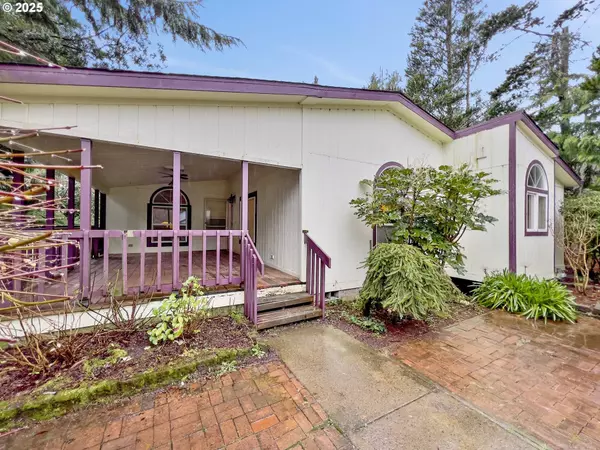 100 SEAGROVE LOOP, Lincoln City, OR 97367