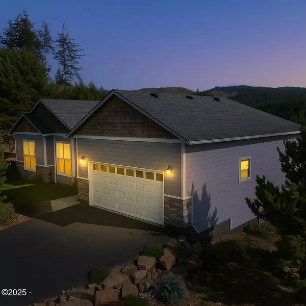 220 NE Spring AVE, Depoe Bay, OR 97341