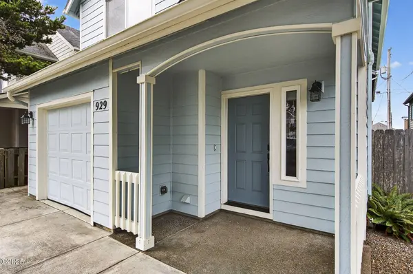 929 NW Spring ST, Newport, OR 97365