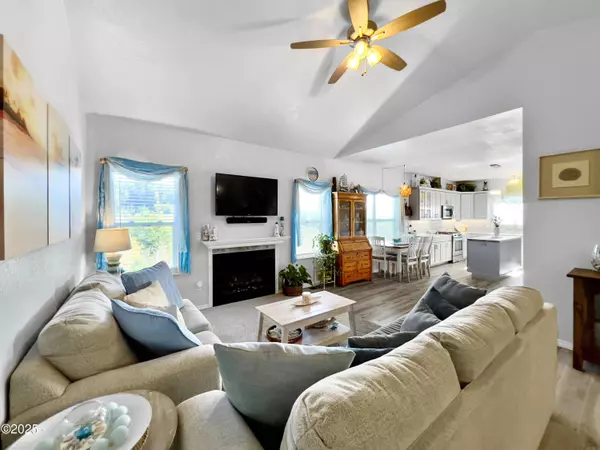 220 NE Spring AVE, Depoe Bay, OR 97341