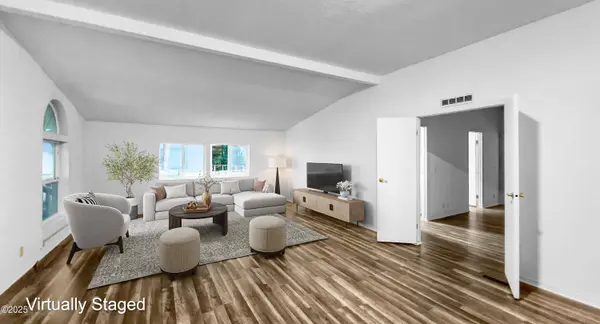 100 Seagrove LOOP, Lincoln City, OR 97367