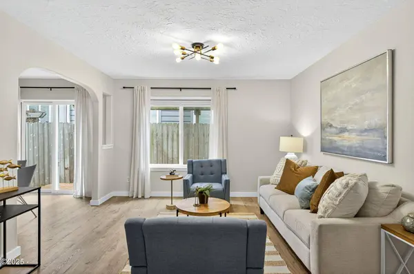 929 NW Spring ST, Newport, OR 97365