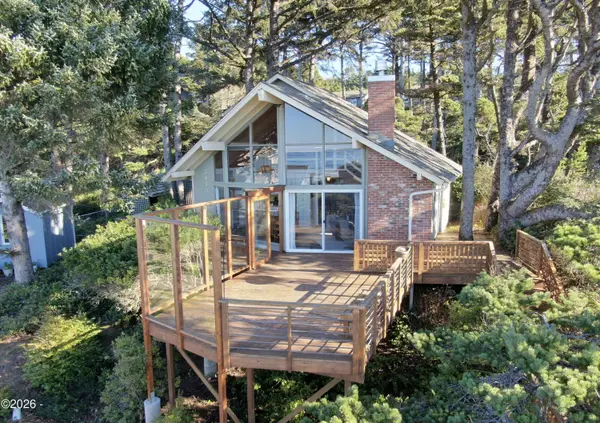 3413 NW Hidden Lake DR, Waldport, OR 97394