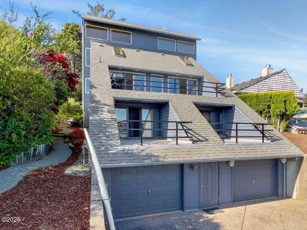 2036 NE Lagoon LN, Lincoln City, OR 97367