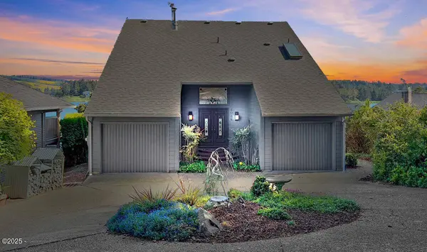 2036 NE Lagoon LN, Lincoln City, OR 97367