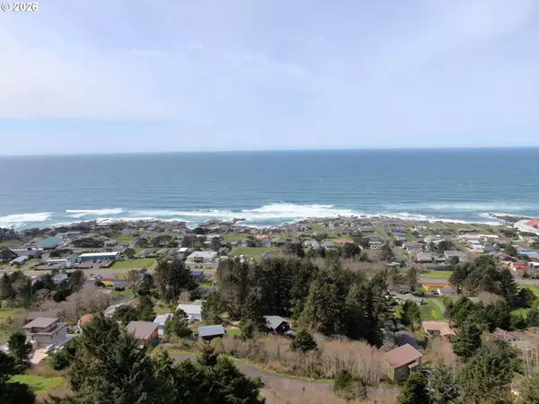 16 Gimlet LN, Yachats, OR 97498