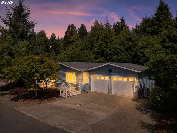 380 SEAGROVE LOOP, Lincoln City, OR 97367