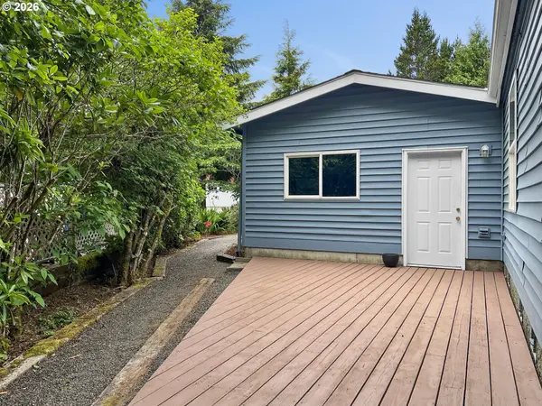 380 SEAGROVE LOOP, Lincoln City, OR 97367
