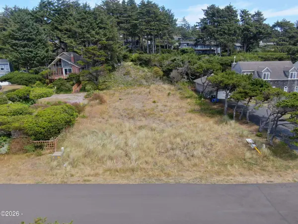 3409 NW Hidden Lake DR, Waldport, OR 97394
