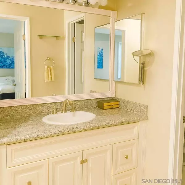 1307 Caminito Gabaldon #H, San Diego, CA 92108