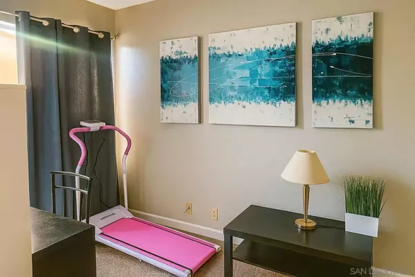 1307 Caminito Gabaldon #H, San Diego, CA 92108