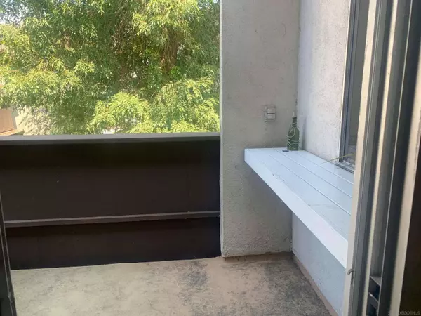 1307 Caminito Gabaldon #H, San Diego, CA 92108