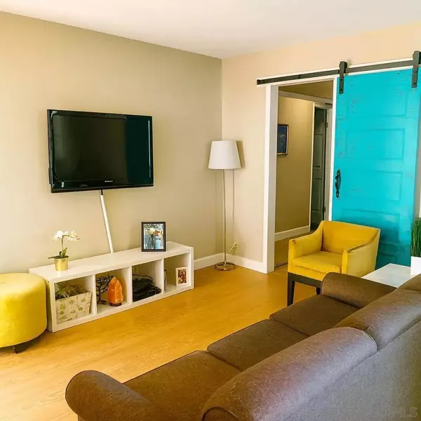 1307 Caminito Gabaldon #H, San Diego, CA 92108