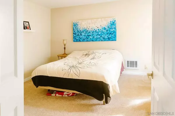 1307 Caminito Gabaldon #H, San Diego, CA 92108