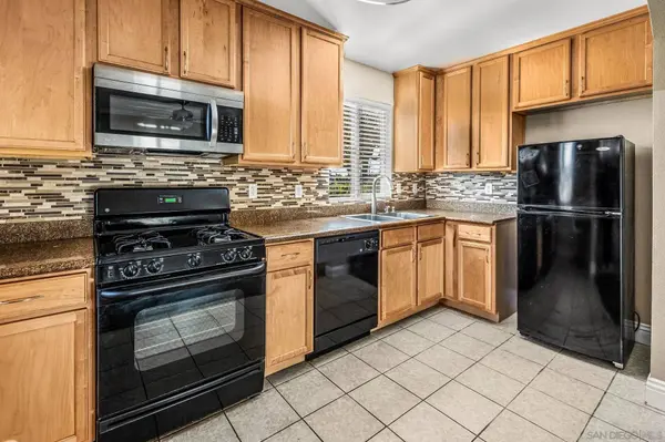 6101 Adelaide Ave #102, San Diego, CA 92115