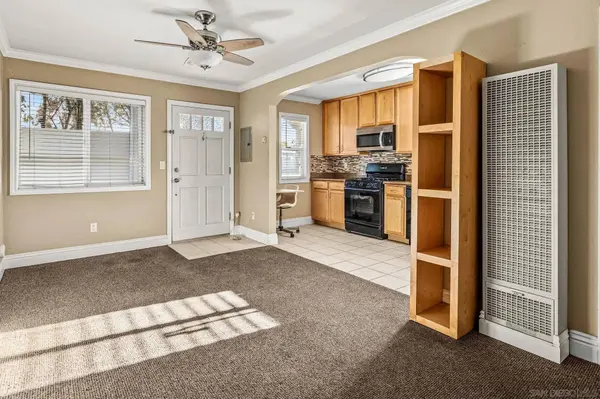 6101 Adelaide Ave #102, San Diego, CA 92115