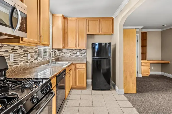 6101 Adelaide Ave #102, San Diego, CA 92115