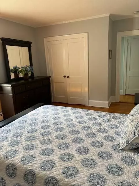 40 Robin Road #APT 305, West Hartford, CT 06119