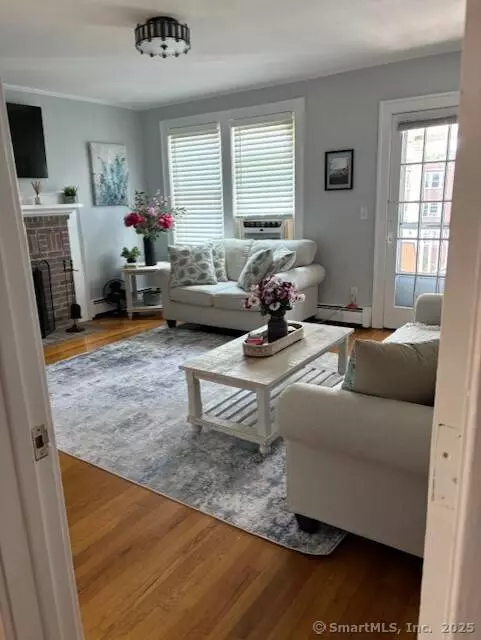 40 Robin Road #APT 305, West Hartford, CT 06119