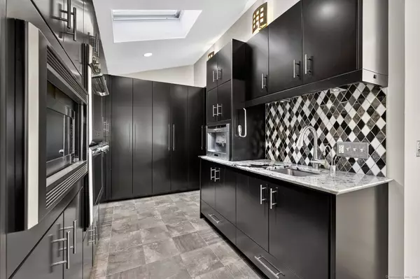 24 Abbott Road, Ellington, CT 06029