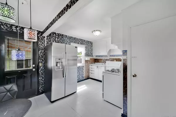 52 Devon Drive, Manchester, CT 06040