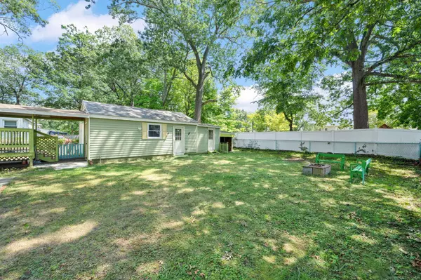 52 Devon Drive, Manchester, CT 06040