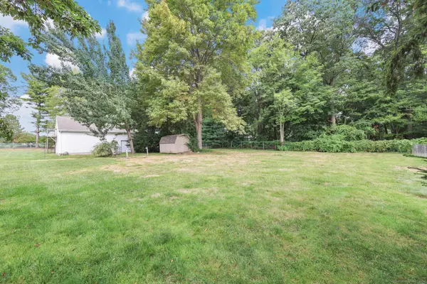 53 Field Road, Cromwell, CT 06416