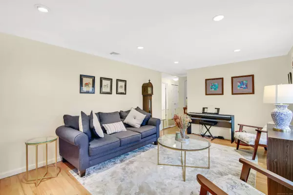 53 Field Road, Cromwell, CT 06416