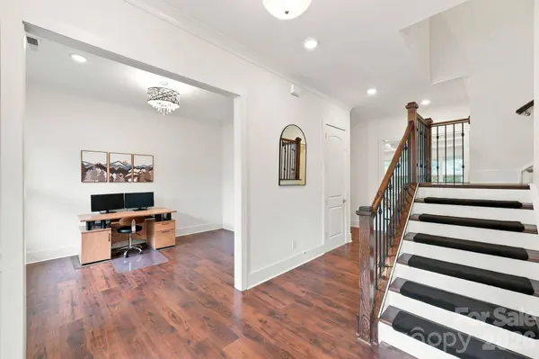1310 Bershire LN, Charlotte, NC 28262