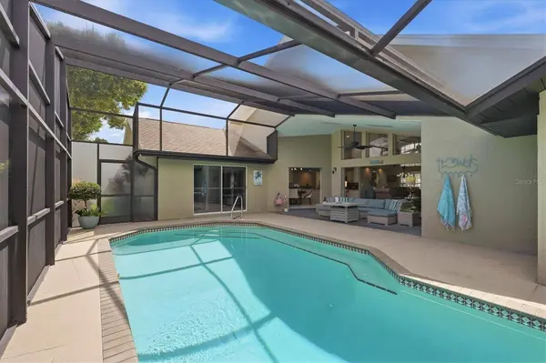 450 LAKE OF THE WOODS DR, Venice, FL 34293