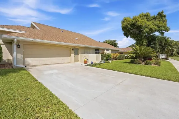 450 LAKE OF THE WOODS DR, Venice, FL 34293