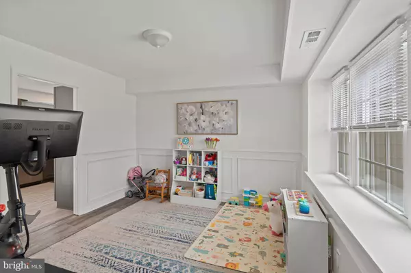 1 MANOR LN, Willingboro, NJ 08046