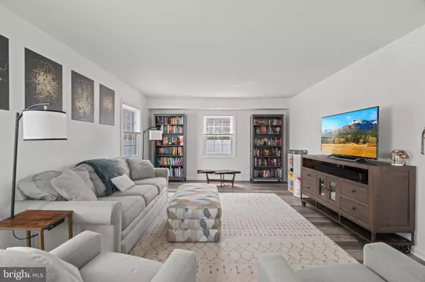 1 MANOR LN, Willingboro, NJ 08046