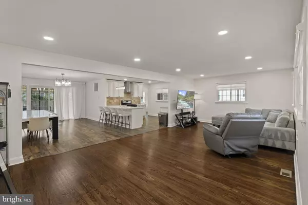 328 BROWNING LN, Cherry Hill, NJ 08003